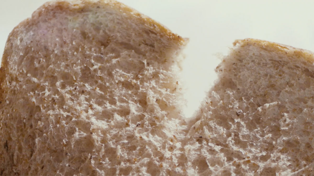 ぐしけんパン やわらか胚芽入り黒パン